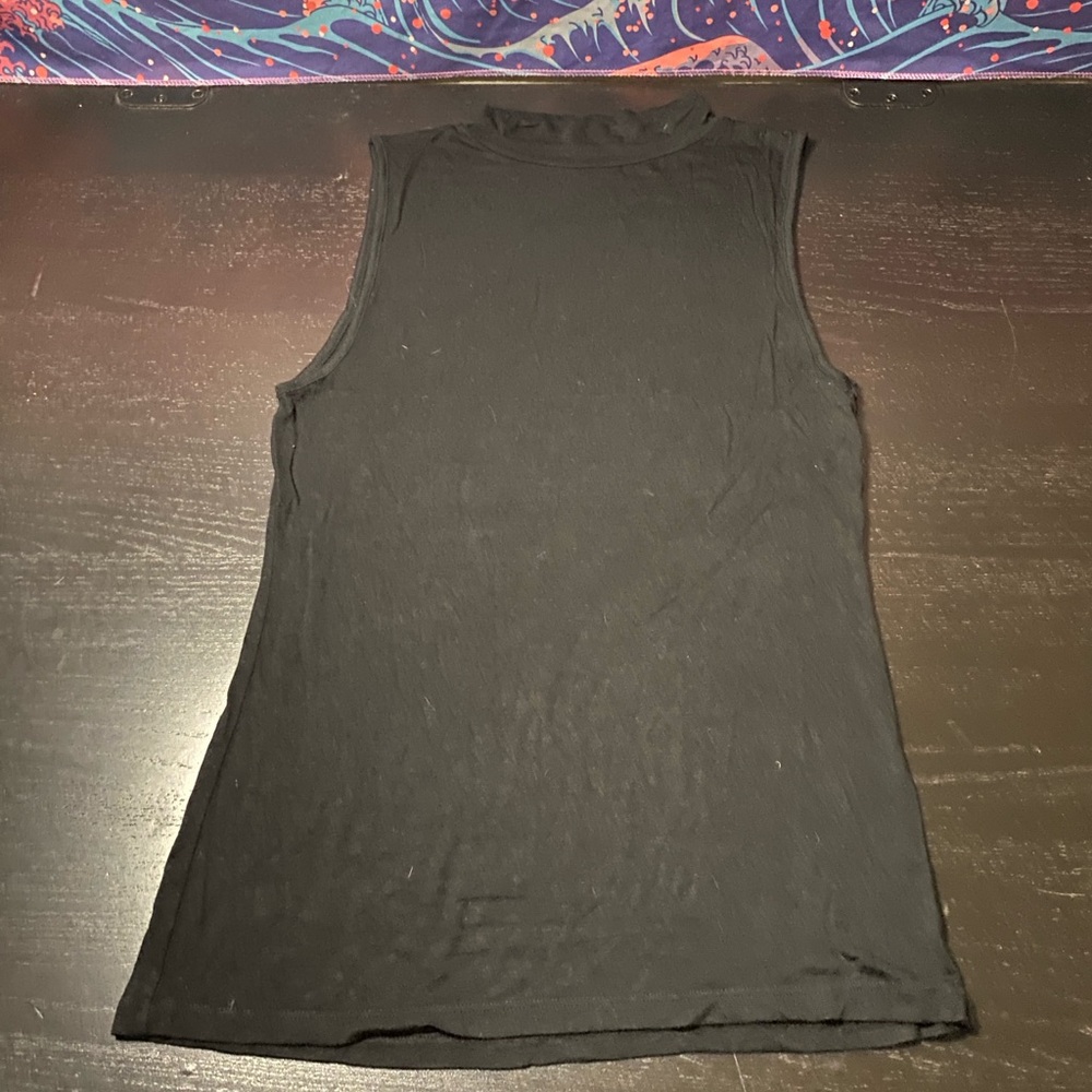 Zenana Outfitters Black Sleeveless Crew Neck Tank